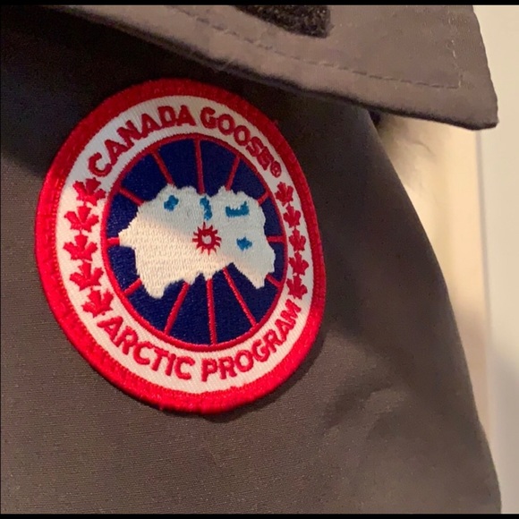 Canada Goose Langford Parka (100% Authentic) - Picture 2 of 8